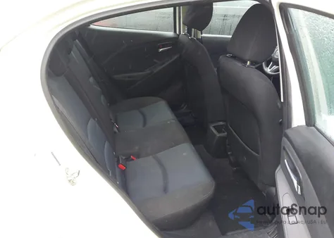 2018 Toyota Yaris Ia из США, поврежденный, VIN 3MYDLBYV4JY300685